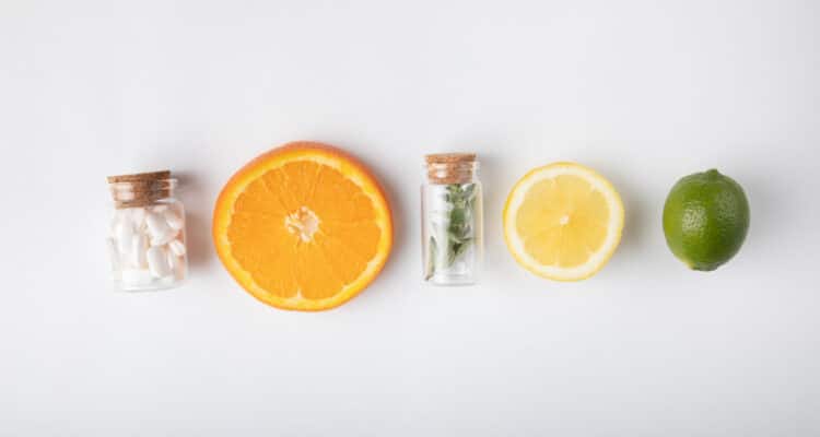 Imagem de médios, laranja, limão para simbolizar a vitamina D baixa